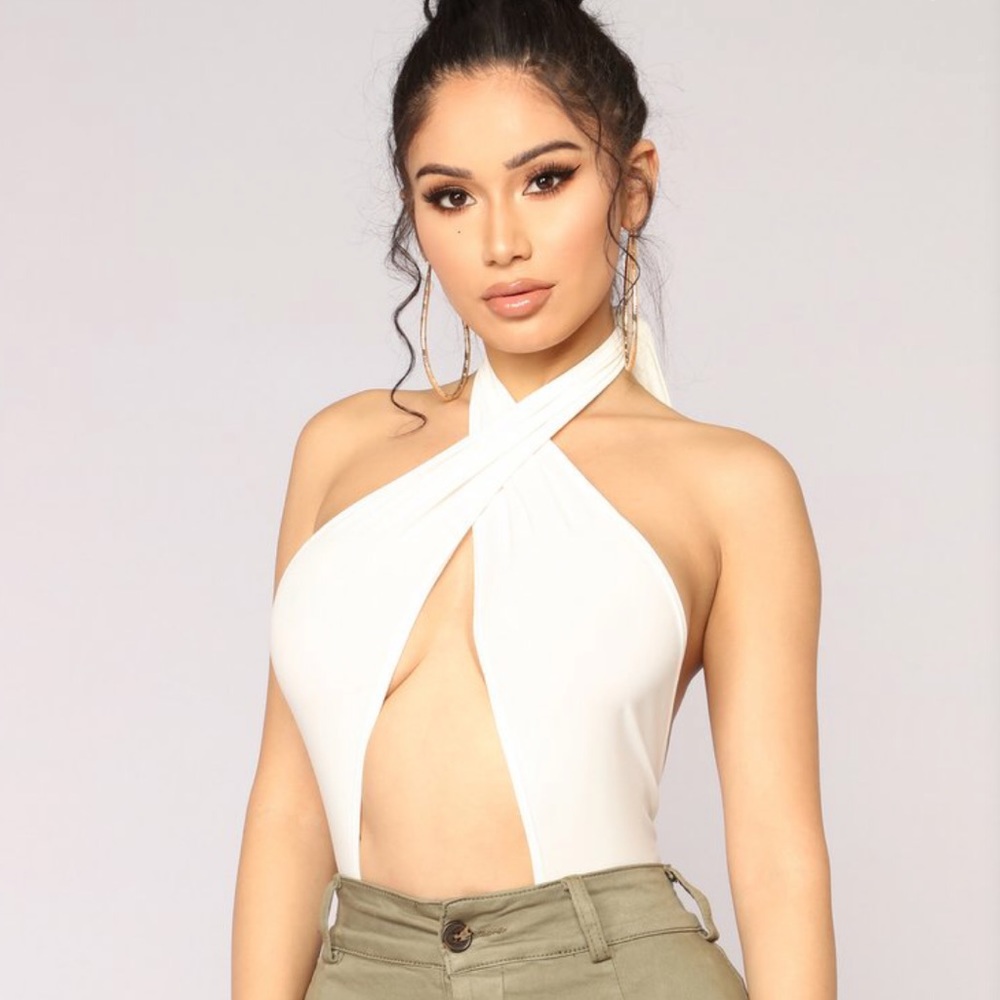 Twisted halter top